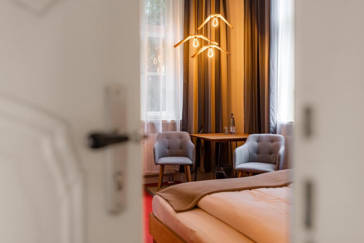 Kavaliershaus Krumke - Gaestehaus Im Schlosspark - Schluesselbox - Kein Tv Hotel Bagian luar foto