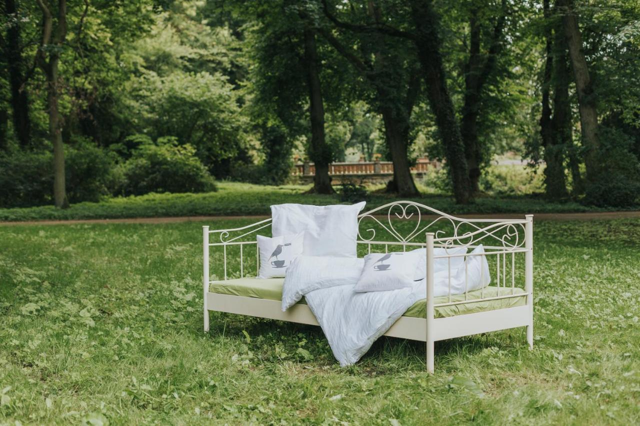 Kavaliershaus Krumke - Gaestehaus Im Schlosspark - Schluesselbox - Kein Tv Hotel Bagian luar foto